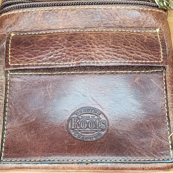 Roots Small Brown Leather Shoulder Purse Casual Wallet Canada Distressed Bag - Picture 3 of 8